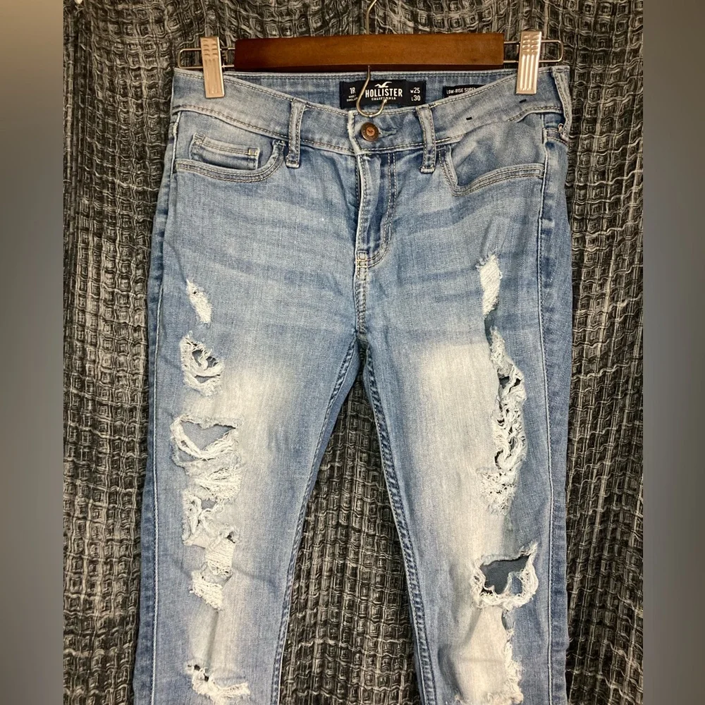 Hollister Distressed Light Blue Skinny Jeans - Picture 2 of 11